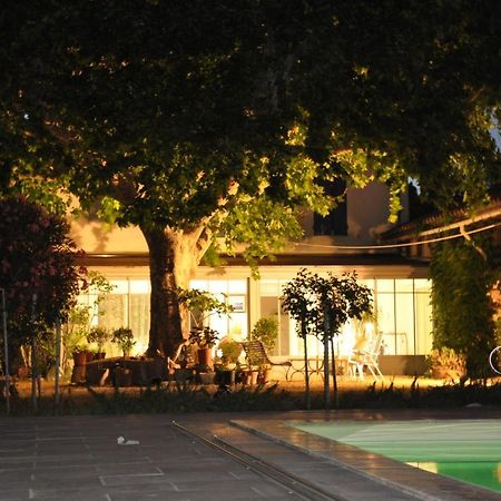 La Ferme De Tonton Jules Et Mame Julia Bed and Breakfast Entraigues-sur-la-Sorgue Εξωτερικό φωτογραφία