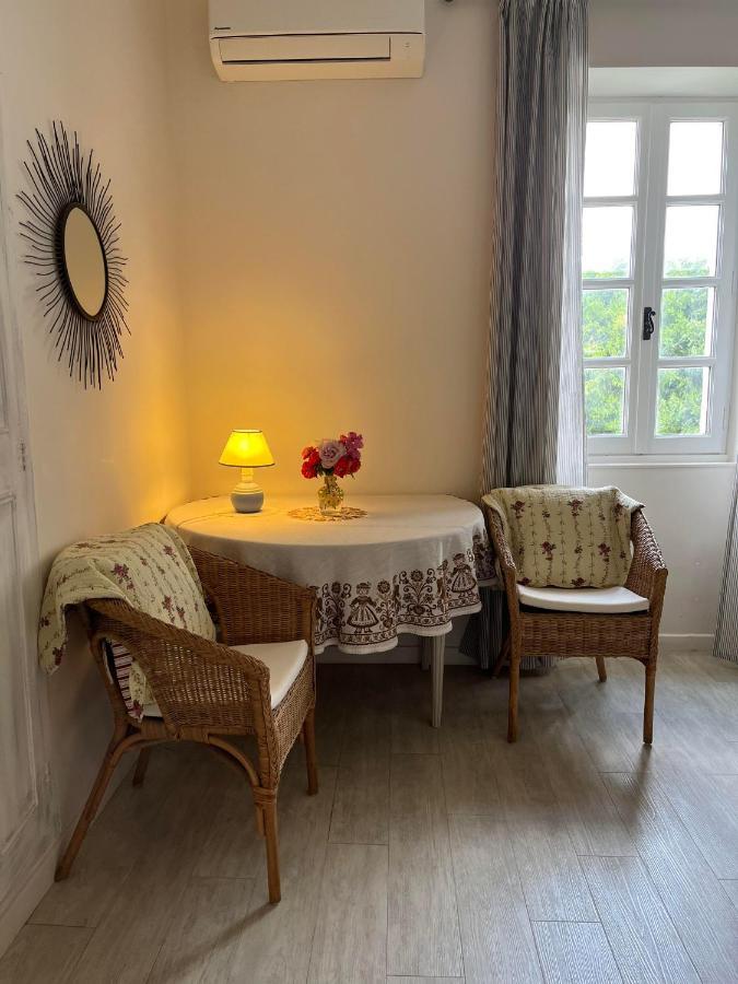 La Ferme De Tonton Jules Et Mame Julia Bed and Breakfast Entraigues-sur-la-Sorgue Εξωτερικό φωτογραφία